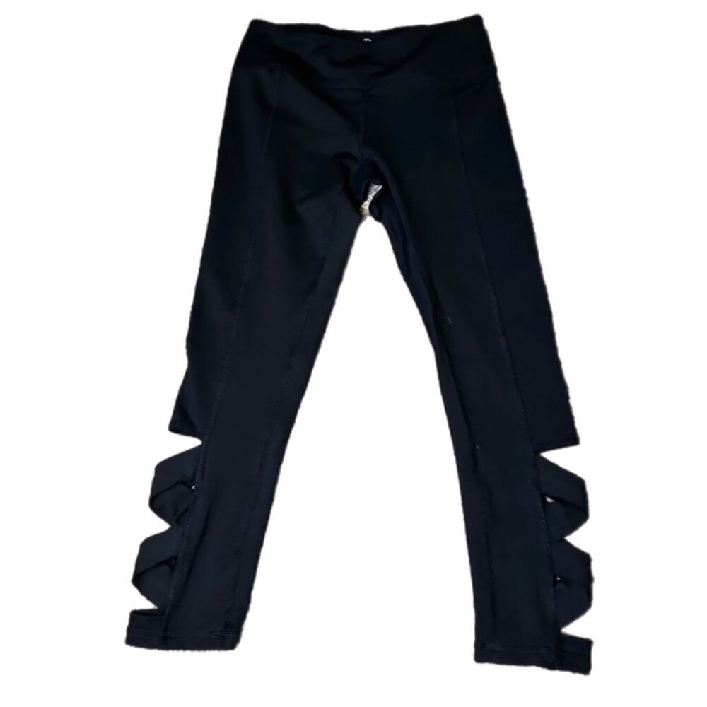 GAIAM Lotus Crisscross Cutout Mid-rise Capri Yoga Leggings Black Size S
